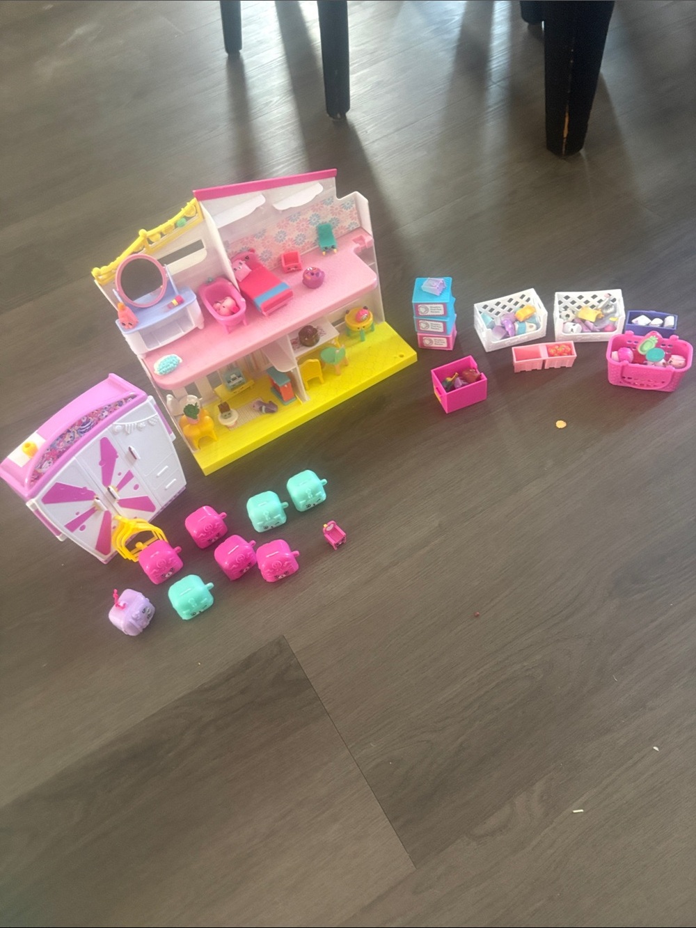 Shopkins Mini Dollhouse Playset in Pink and Yellow with Teal Accents